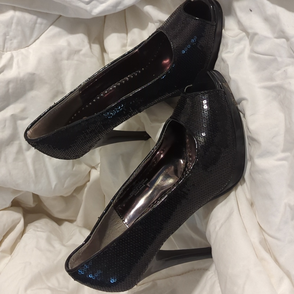 Black sequin George pumps size 8